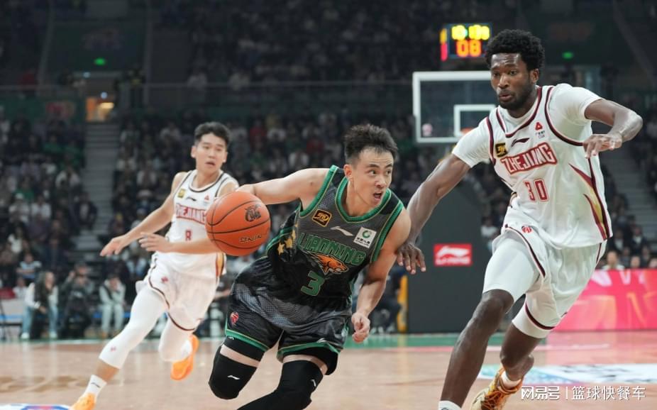 pp电子平台-全联盟倒数第一？辽篮一数据垫底被碾压：韩德君在他们都没这么惨