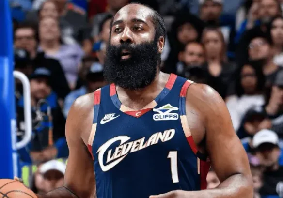 哈登生涯常规赛第343次单场30+，与埃尔金-贝勒并列历史第12