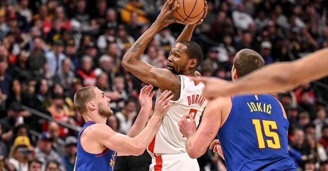 pp电子平台-杜兰特：遭遇包夹不会令我感到沮丧 我应该更多地为队友传球